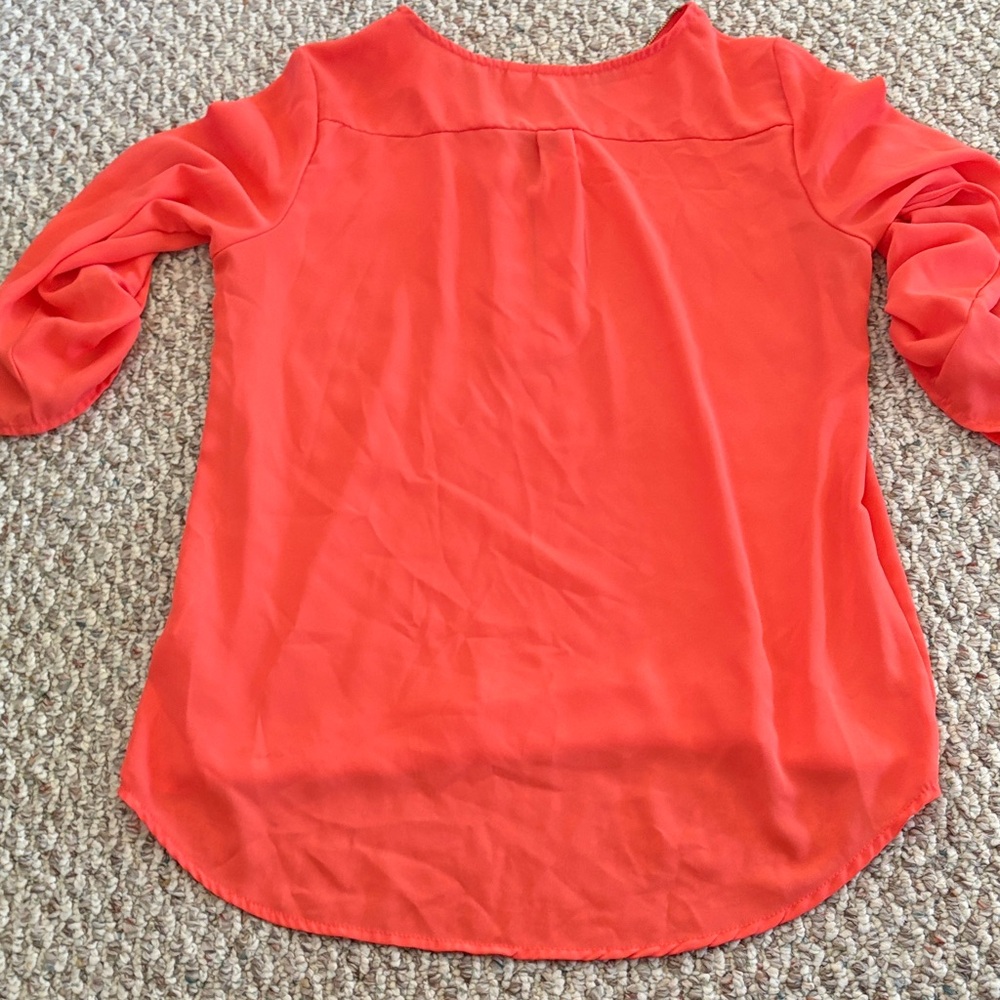 Women’s Blouse Bundle - Picture 13 of 16